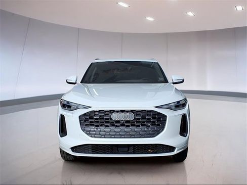 Used 2025 Audi Q5 Premium w/ Convenience Package image 20