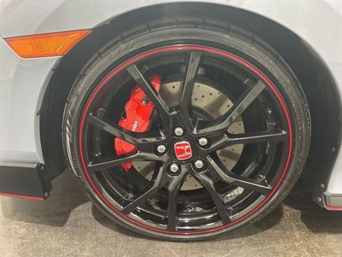 Used 2019 Honda Civic Type R image 9