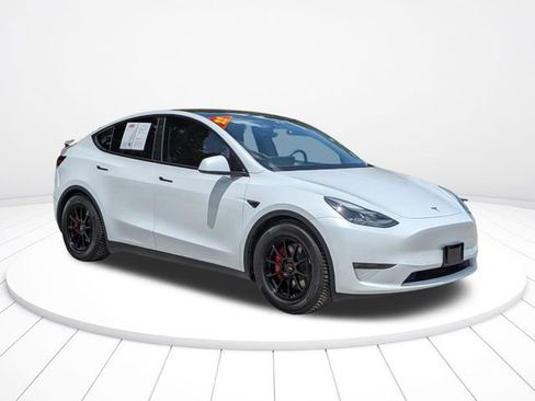 Used 2022 Tesla Model Y Performance AWD/4WD image 2