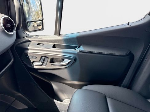 New 2026 Mercedes-Benz Sprinter 2500 image 17
