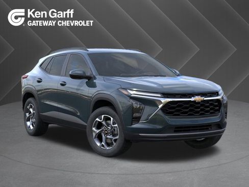 New 2026 Chevrolet Trax LT w/ Driver Confidence Package FWD image 1