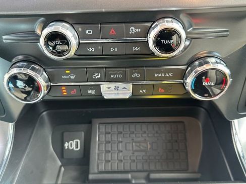 Used 2025 Ford F150 XLT w/ Equipment Group 302A MID image 33