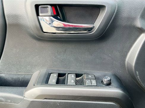 Used 2023 Toyota Tacoma TRD Off-Road w/ Black Out Package (TMS) image 17