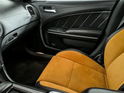 Used 2022 Dodge Charger R/T w/ Plus Group RWD image 32