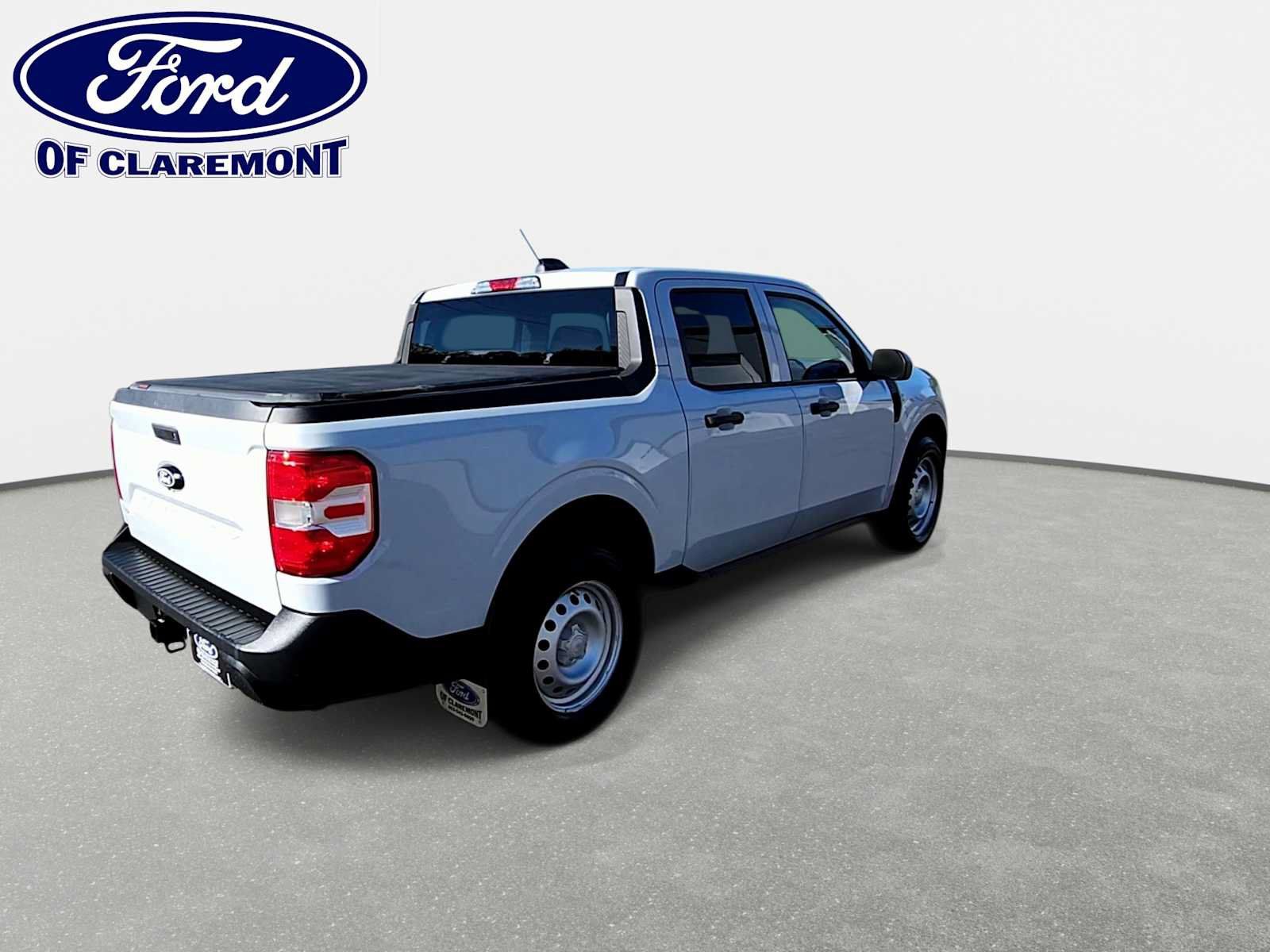 Used 2025 Ford Maverick XL w/ Equipment Group 102A AWD/4WD image 8