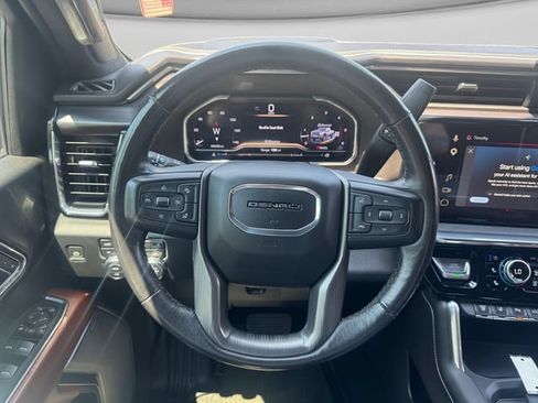 Used 2024 GMC Sierra 2500 Denali Ultimate AWD/4WD image 12