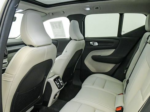 Certified 2026 Volvo XC40 B5 Plus w/ Protection Package Premier AWD/4WD image 19