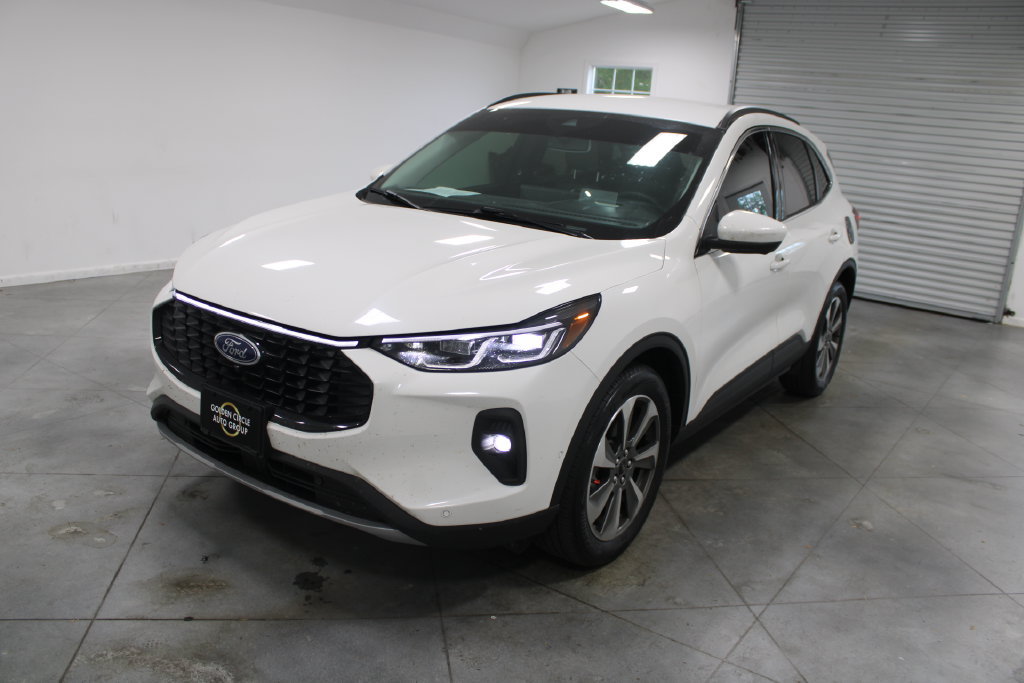 Used 2024 Ford Escape Platinum w/ Premium Technology Package AWD/4WD image 4
