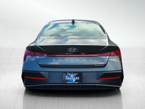 New 2025 Hyundai Elantra Limited FWD image 7