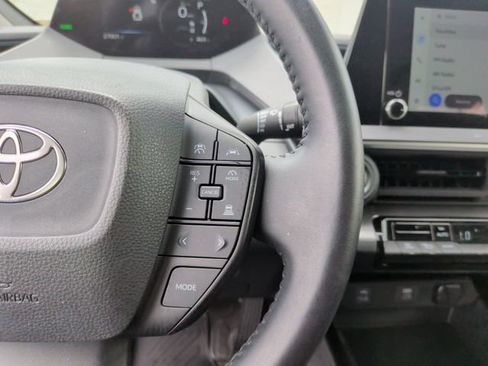Used 2025 Toyota Prius LE FWD image 16
