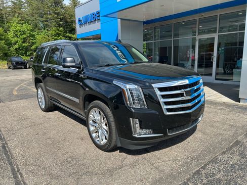 Used 2019 Cadillac Escalade Premium Luxury AWD/4WD image 2