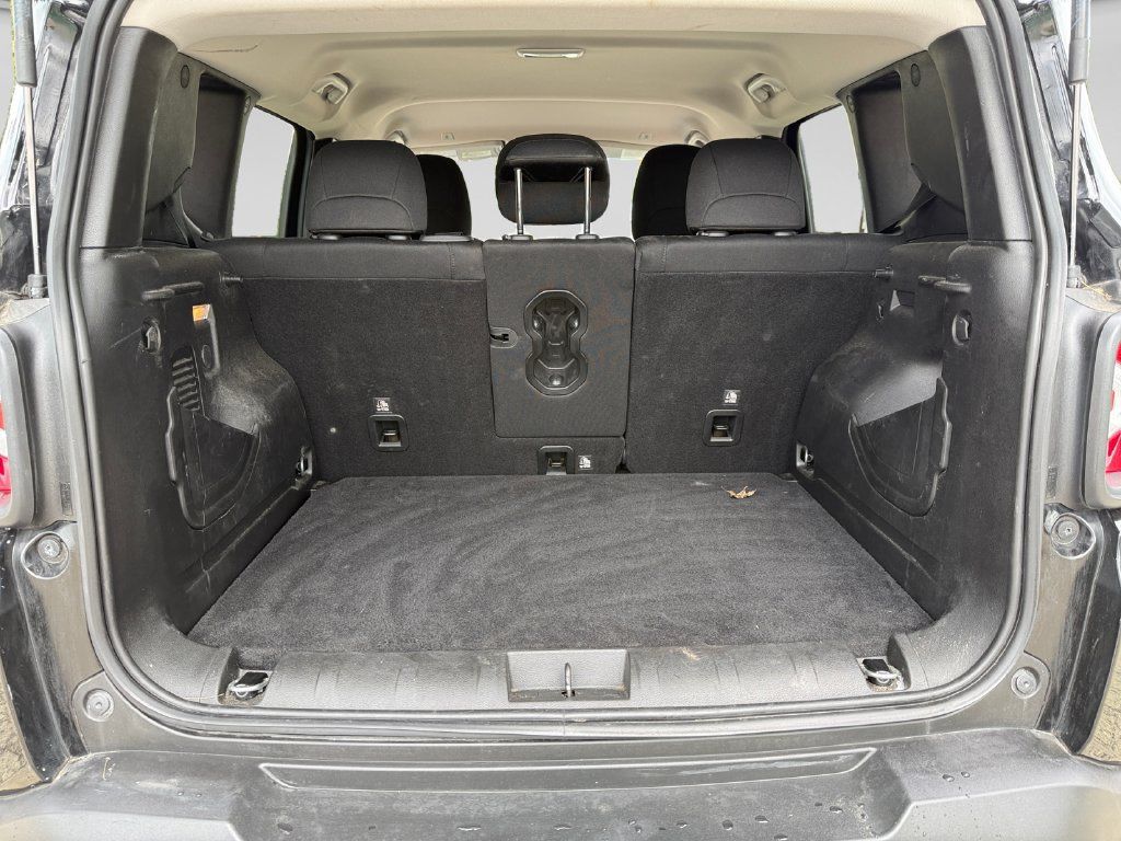 Used 2021 Jeep Renegade Latitude w/ Convenience Group AWD/4WD image 43