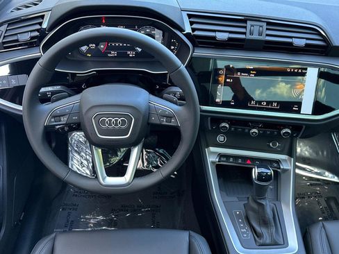 New 2025 Audi Q3 2.0T Premium image 13