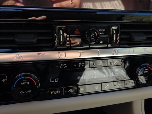 New 2026 Nissan Pathfinder SL FWD image 19