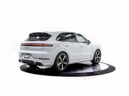 New 2026 Porsche Cayenne GTS image 7