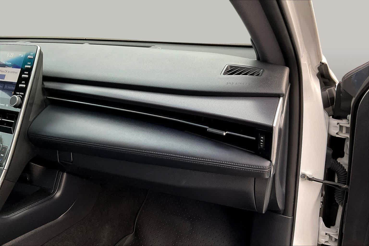 Used 2019 Toyota Avalon Touring FWD image 19