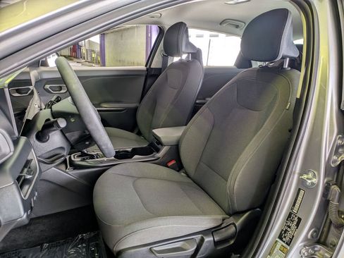 Used 2025 Kia K4 FWD image 23
