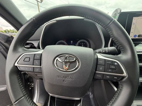 Used 2025 Toyota Highlander XSE AWD/4WD image 31