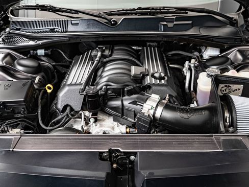 Used 2017 Dodge Challenger R/T Scat Pack w/ Leather Interior Group RWD image 40