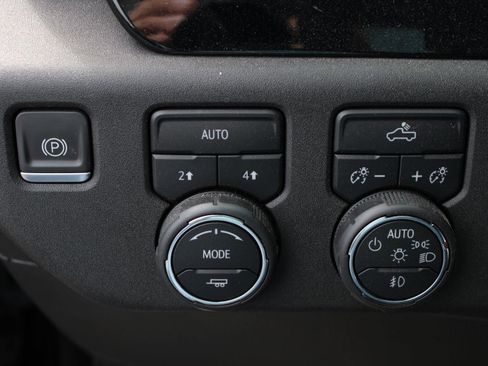 Used 2023 Chevrolet Silverado 1500 RST w/ Rally Edition AWD/4WD image 8