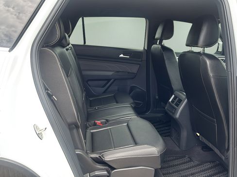 Used 2023 Volkswagen Atlas Cross Sport SE FWD image 13