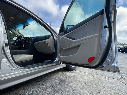 Used 2015 Kia Optima LX image 16