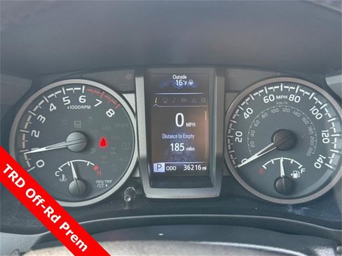 Used 2021 Toyota Tacoma TRD Off-Road image 22