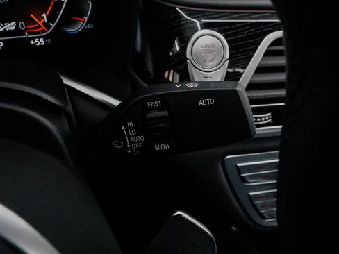 Used 2022 BMW 750i xDrive w/ Executive Package image 30