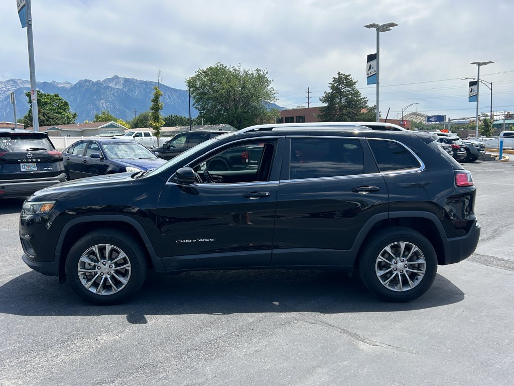 Used 2019 Jeep Cherokee Latitude Plus w/ Comfort/Convenience Group AWD/4WD image 8