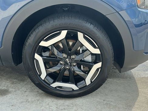 Used 2025 Kia Telluride S image 16