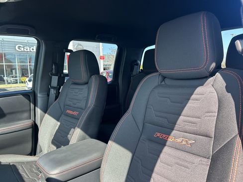 Used 2025 Nissan Frontier PRO-4X image 21