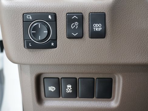 Used 2016 Lexus GX 460 w/ Premium Package image 29