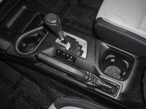 Used 2016 Toyota RAV4 XLE image 32