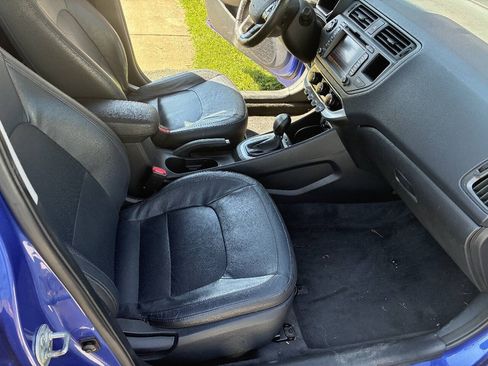 Used 2012 Kia Rio SX w/ Premium Pkg FWD image 7