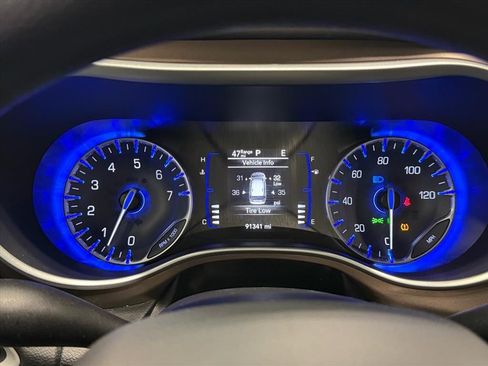 Used 2021 Chrysler Voyager Lxi image 21