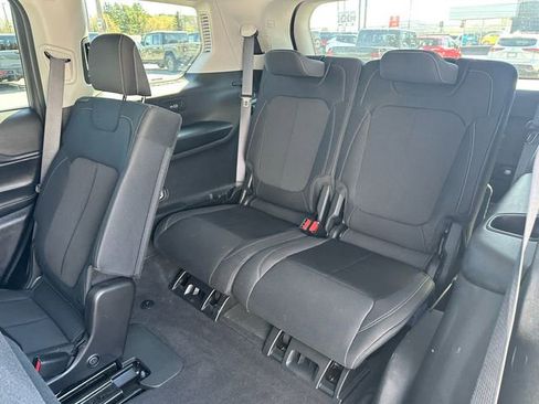 Used 2022 Jeep Grand Cherokee L Laredo w/ Luxury Tech Group I AWD/4WD image 11