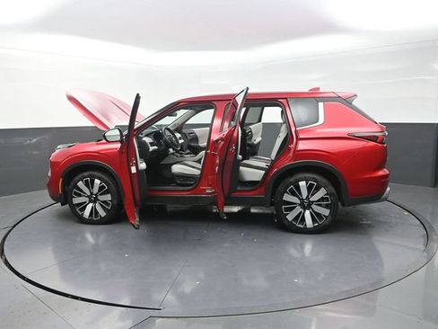 Used 2025 Mitsubishi Outlander SE FWD image 43