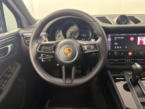 Certified 2026 Porsche Macan AWD/4WD image 28