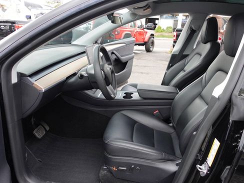 Used 2024 Tesla Model Y Long Range image 10