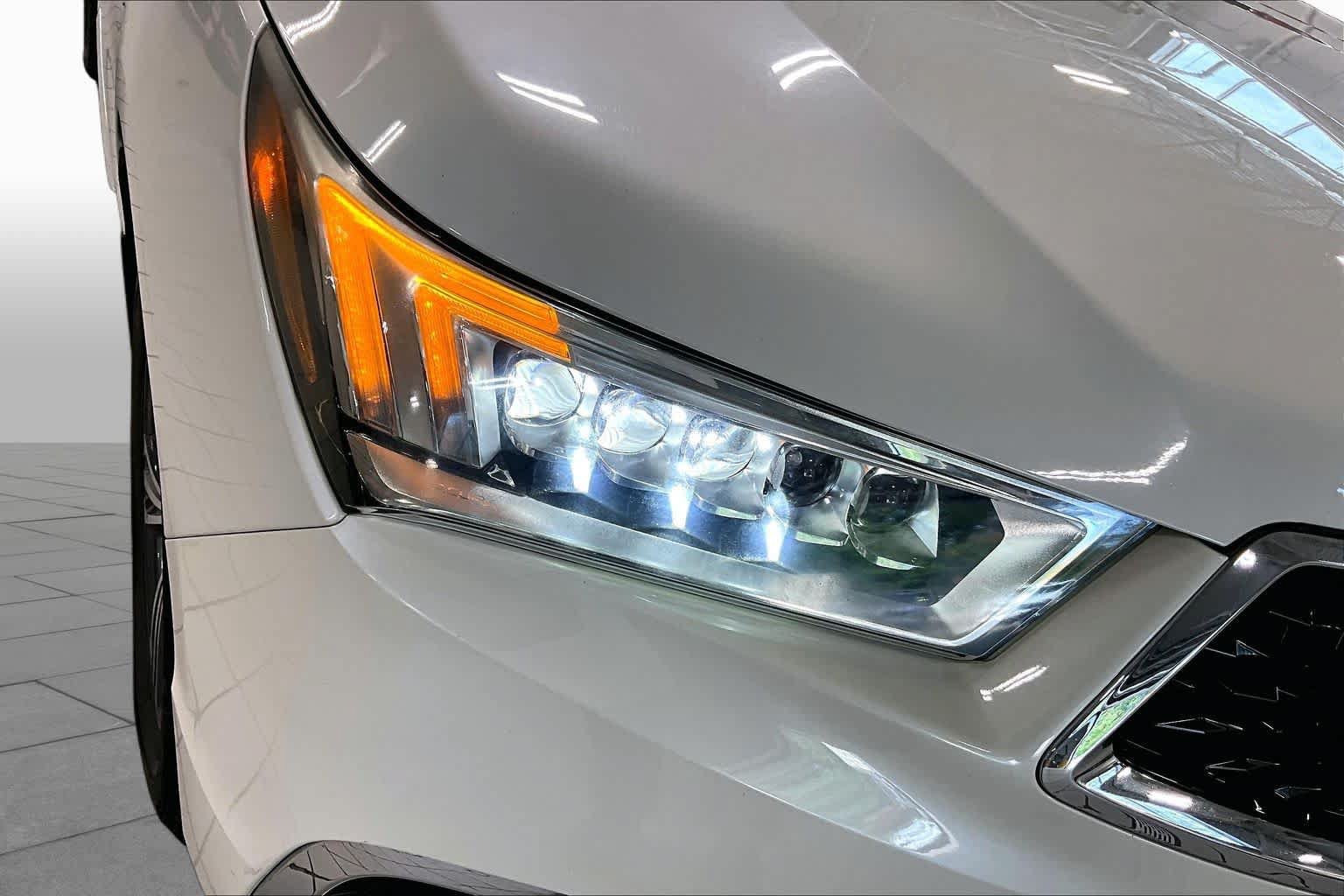 Used 2017 Acura MDX SH-AWD image 26