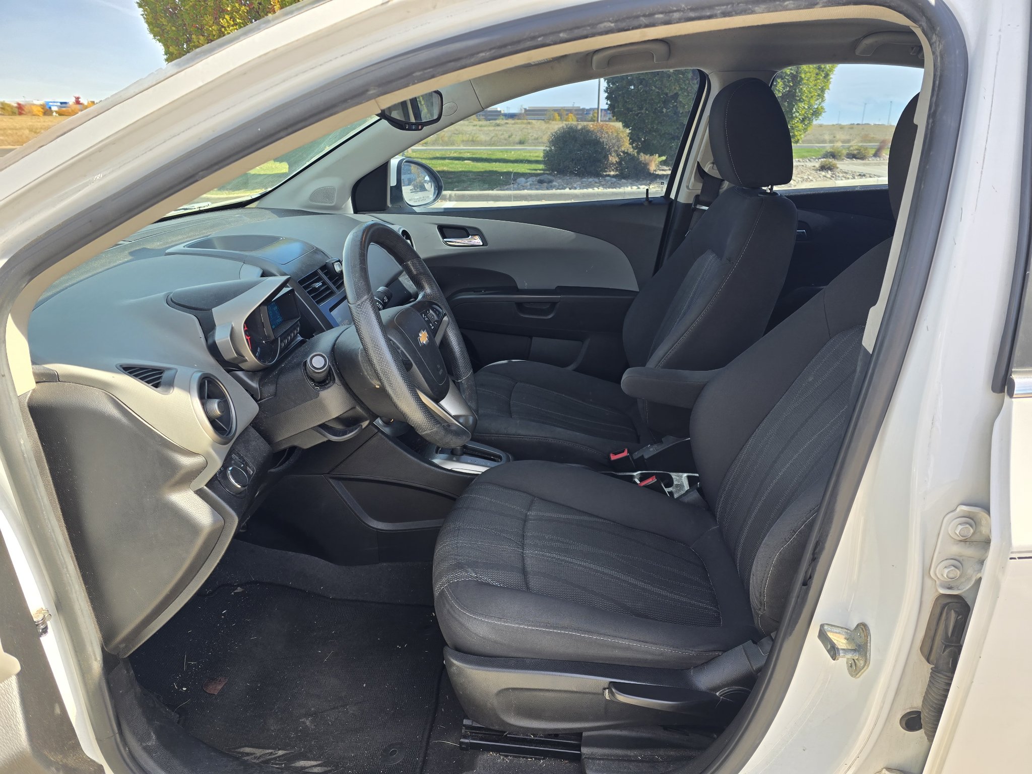Used 2014 Chevrolet Sonic LT FWD image 12