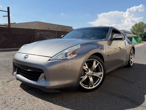 Used 2009 Nissan 370Z Touring w/ Sport Pkg RWD image 1