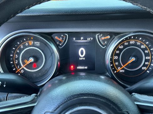 Certified 2023 Jeep Gladiator Sport image 23