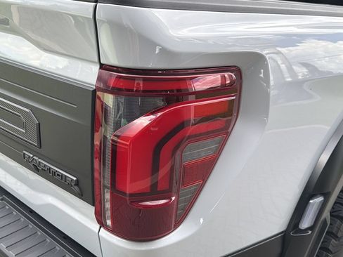 Used 2025 Ford F150 Raptor AWD/4WD image 9