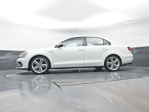 Used 2017 Volkswagen Jetta GLI image 26