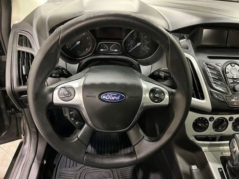Used 2014 Ford Focus SE w/ SE Winter Package FWD image 24