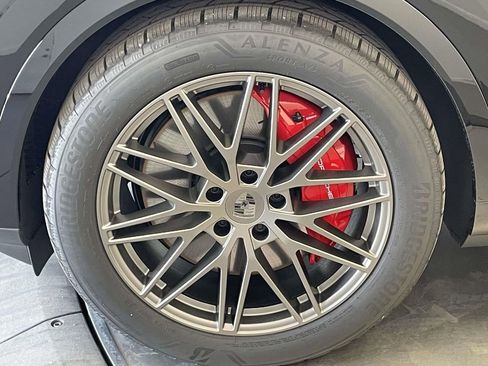 New 2025 Porsche Cayenne Turbo image 11