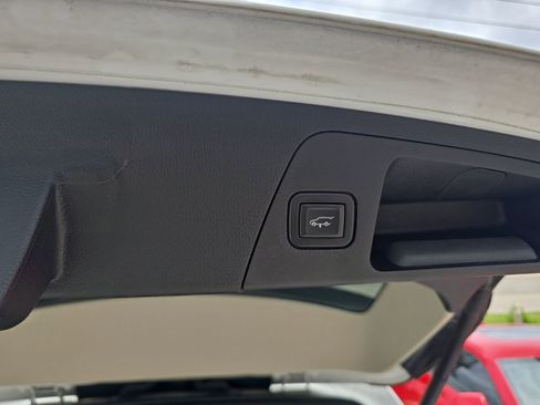 Used 2020 Buick Envision Essence image 9