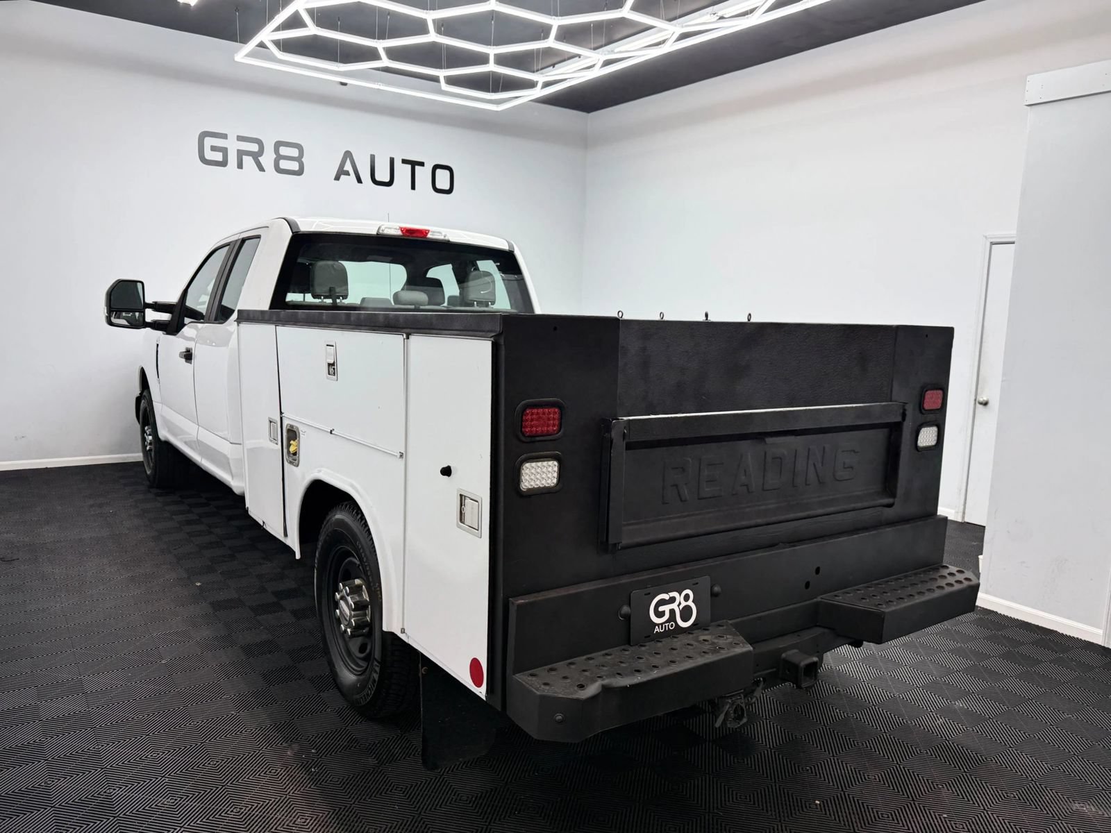 Used 2017 Ford F250 XL w/ Power Equipment Group RWD image 5
