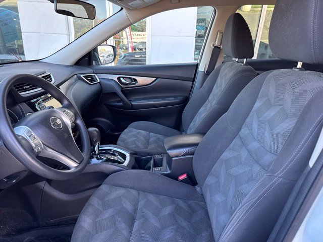 Used 2016 Nissan Rogue SV w/ SV Premium Package AWD/4WD image 10